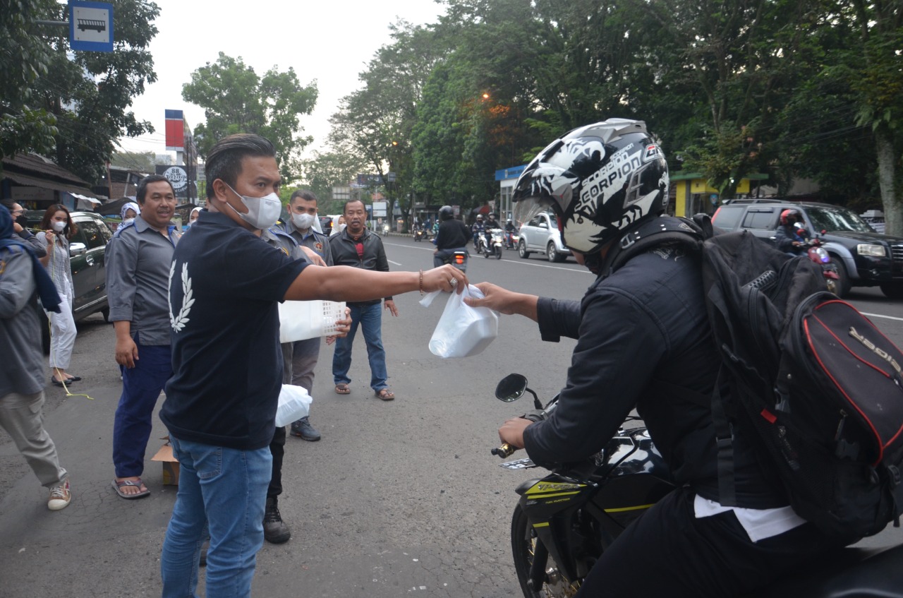 Tradisi Berbagi Takjil Ramadhan Pwi Kota Bandung Harus Dipertahankan