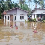 Banjir genangi pemukiman warga di Serdang Bedagai.