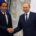 Presiden Rusia, Vladimir Putin saat bertemu dengan Presiden Jokowi.