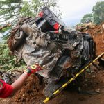 Tim gabungan melakukan evakuasi korban gempa Cianjur