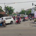 Petugas Satlantas Polres Purwakarta saat melakukan pengaturan lalulintas. (Foto: Dok Polres Purwakarta)