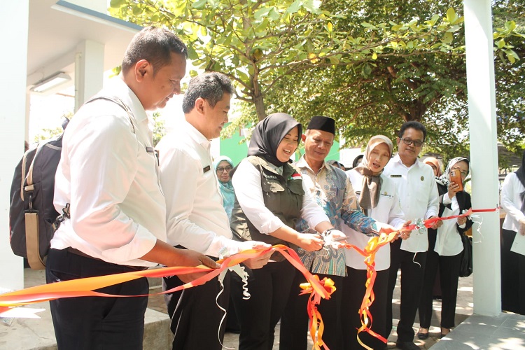 Bersama Jabar Bergerak Kcd Wilayah Iv Serahkan Bantuan Toilet Ke