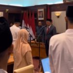 Ridwan Kamil menyaksikan langsung mengucapan ikrar setiap kepada NKRI para NII di Gedung Sate