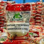 Bansos beras 10 kg dari Presiden Jokowi (1)