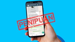 Ilustrasi aksi penipuan dengan modus pengiriman file apk melalui pesan singkat