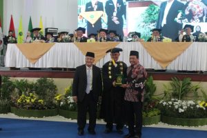 Prosesi wisuda mahasiswa Uninus Bandung