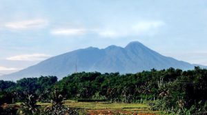 Gunung Salak di Jawa Barat.