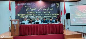 KPU Purwakarta menggelar rapat koordinasi pengelolaan logistik Pemilu 2024 (1)