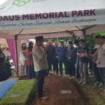 Suasana Pemakaman Farid Poniman, pendiri dan penemu STIFIn, di Firdaus Memorial Park, Cikalongwetan, Kabupaten Bandung, Sabtu 27 Januari 2024 (Foto: Ist)