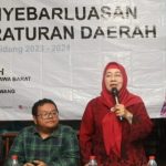 Anggota DPRD Jabar Iis Turniasih saat sosialisasi Perda Perlindungan Anak di Purwakarta