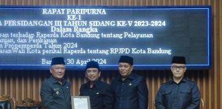 Rapat Paripurna DPRD: Pj Walkot Sampaikan 8 Misi Kota Bandung Dalam RPJPD 2025-2045