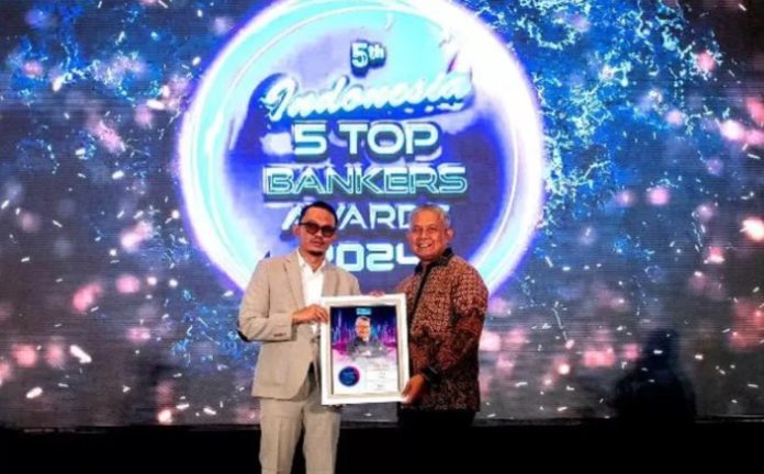 Dirut bank bjb, Yuddy Renaldi Raih ‘Indonesia 10 Top Banker Award 2024’