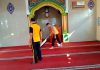 Polisi Bersihkan Masjid