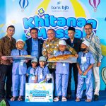 Senior Executive Vice President Credit bank bjb, Galis Prasetya, resmi membuka acara Khitanan Massal yang diadakan di Gor Sport & Creative Center bank bjb, Kota Bandung. Acara ini diikuti oleh 250 anak-anak sebagai bentuk tanggung jawab sosial perusahaan