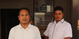 Kasat Res Narkoba Polres Purwakarta, AKP Yudi Wahyudi didampingi KBO Satres Narkoba, IPTU Jonson Sirait