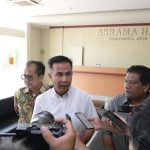 Pj Gubernur Jabar saat mengunjungi Asrama Haji Indramayu