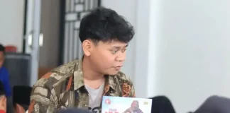 Ade Setia Lesmana, pegiat literasi Teras Baca di Desa Kiarapedes Kecamatan Kiarapedes Kabupaten Purwakarta