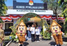 Pasangan Aslina tba di Kantor KPU Subang