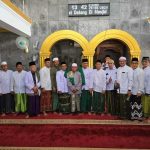 Ulama dan Habib di Purwakarta menghadiri acara untuk mendukung H. Zaenal Arifin dan H. Sona Maulida Roemardhie. (foto: istimewa)