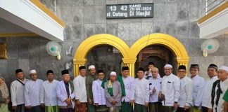 Ulama dan Habib di Purwakarta menghadiri acara untuk mendukung H. Zaenal Arifin dan H. Sona Maulida Roemardhie. (foto: istimewa)