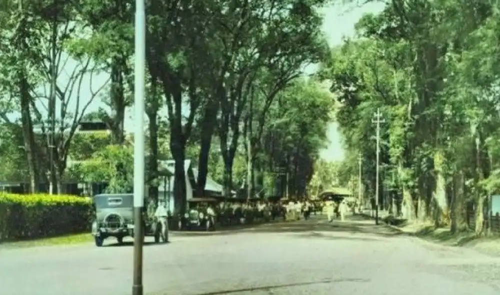 Jalan KK Singawinata Purwakarta Tahun 1928 (Foto: Pinterest @pbintoro/bintoro hoepoedio)