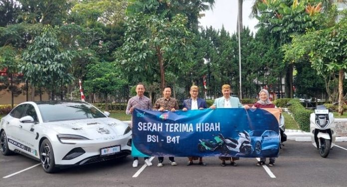 BSI dan B4T Bersinergi: Hibahkan Kendaraan Listrik untuk Wujudkan Net Zero Emission