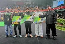 Penyerahan kartu BPJS Ketenagakerjaan secara simbolis untuk atlet silat dalam kejuaraan pencak silat tingkat nasional Piala Kasad 2 Tahun 2024 (Foto: Ist)