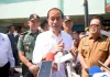 Presiden Jokowi menanggapi fenomena calon tunggal vs kotak kosong pada Pilkada 2024 seusai mengunjungi Pasar Soponyo Surabaya (Foto: Tangkapan Layar YouTube Sekretariat Presiden)