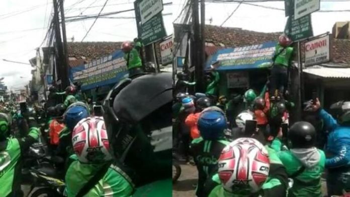 Para ojol dan opang di Pasir Impun Kota Bandung terlibat perselisihan (1)