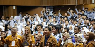 Ratusan Siswa SMPN 1 Bandung Kunjungi DPRD Kota Bandung: Mengenal Politik Sejak Dini