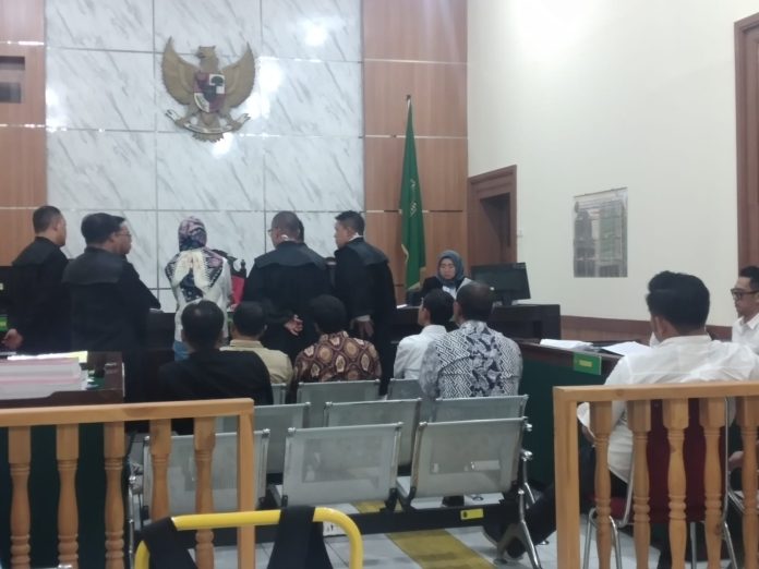 FAKTA BARU! Sidang Korupsi Alun-Alun Pataraksa Cirebon: Banyak Pihak Terlibat!