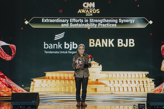 bank bjb Raih 2 Penghargaan di CNN Indonesia Awards 2024: Inovasi dan Keberlanjuta