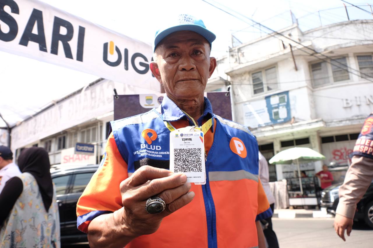 Uji coba pembayaran parkir menggunakan QRIS di Kota Bandung (Foto: Pemkot Bandung)