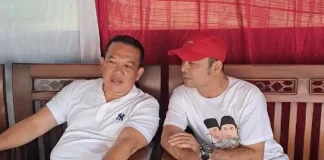 Calon Bupati Purwakarta nomor urut 2 Yadi Rusmayadi (kiri) dan Ketua Tim Pemenangan Paslon nomor urut 2 Anas Gunadi (kiri). (Foto: Facebook/Anas Gunadi)