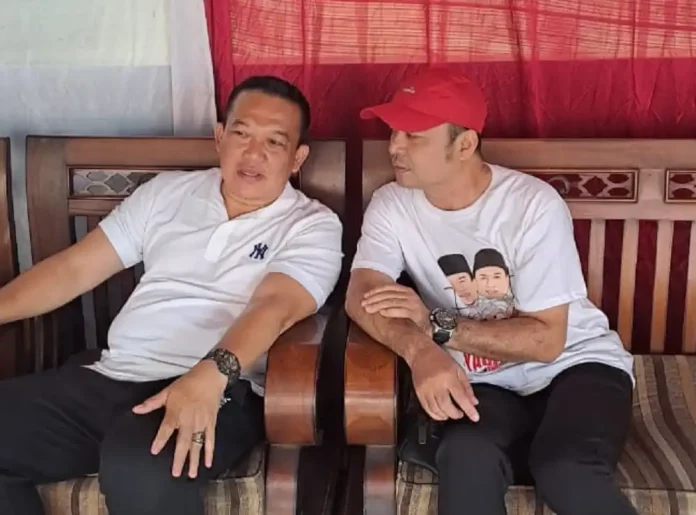 Calon Bupati Purwakarta nomor urut 2 Yadi Rusmayadi (kiri) dan Ketua Tim Pemenangan Paslon nomor urut 2 Anas Gunadi (kiri). (Foto: Facebook/Anas Gunadi)