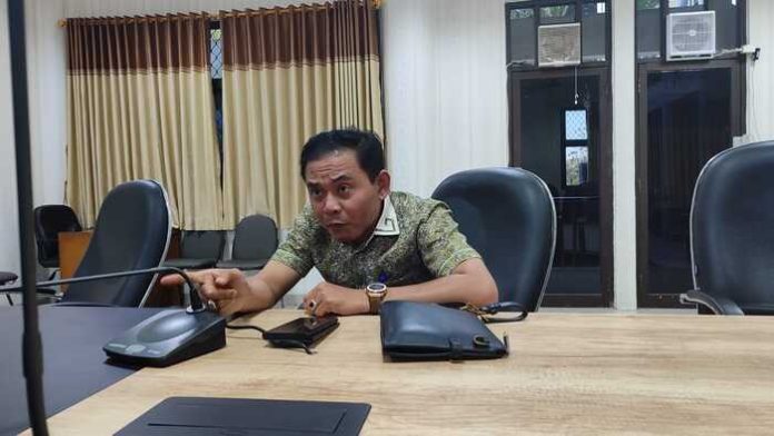 Ketua DPRD Karawang Endang Sodikin