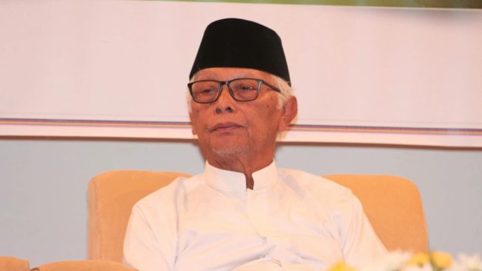 Ketua MUI, KH Anwar Iskandar (1)