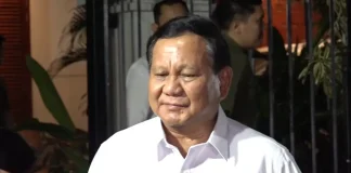 Presiden terpilih Prabowo Subianto usai menerima para calon menteri di kediamannya (Foto: Net)