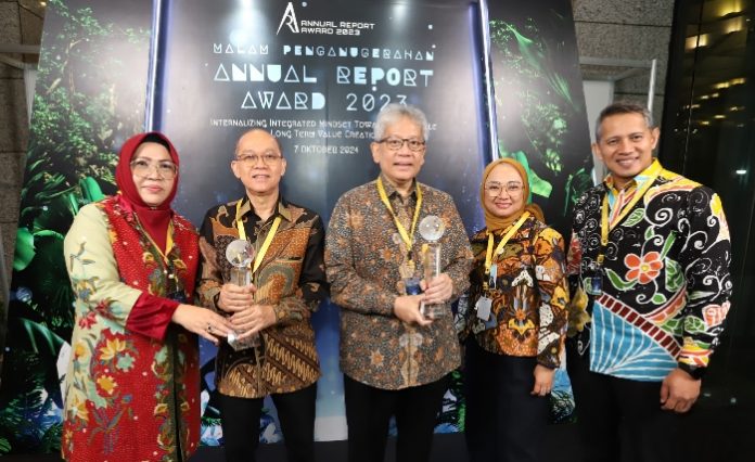 Sukses Terapkan GCG: bank bjb dan bjb Syariah Raih Penghargaan di ARA 2023