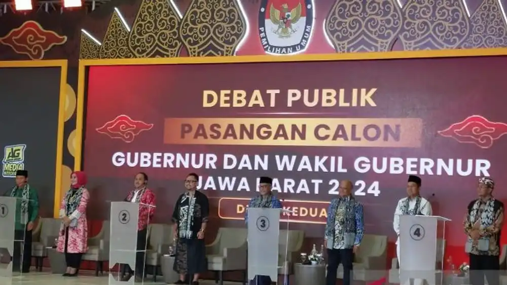 Pasangan calon gubernur dan wakil gubernur Jawa Barat saat menghadiri debat publik Pilkada 2024 putaran ke dua yang digelar di Cirebon (Foto: Dok. Antara)