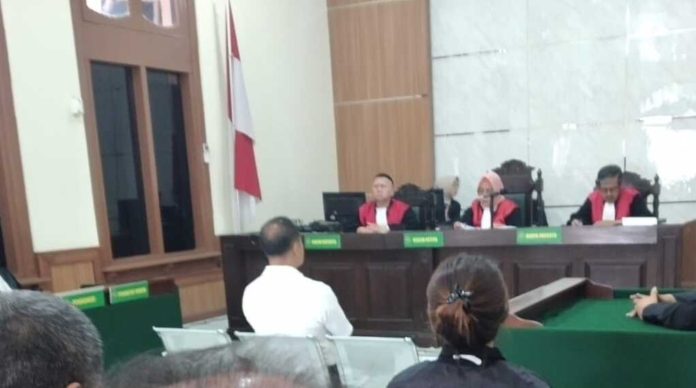 Eksepsi Ditolak, Kakek Miming Theniko Kembali Hadapi Sidang Penipuan dan Penggelapan Rp100 Miliar