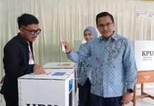 Calon Bupati Bandung Sahrul Gunawan dan Kelurarga Gunakan Hak Pilih di Pilkada 2024