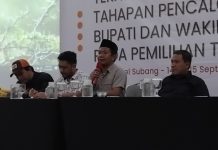 Ketua Bawaslu Kabupanten Subang, Ahmad Mansur bersama anggota Bawaslu lainnya.