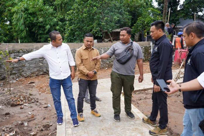 Sidak proyek taman Al Falak Pagentongan Bogor (1)