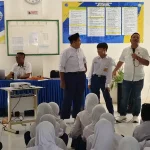 Sosialisasi Pencegahan, Pemberantasan, Penyalahgunaan, dan Peredaran Gelap Narkoba (P4GN) kepada pelajar di SMP IT Al-Mazid Subang, sebagai upaya Polres Subang memerangi peredaran dan penyalahgunaan narkoba. (Foto: Ist)