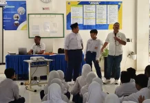 Sosialisasi Pencegahan, Pemberantasan, Penyalahgunaan, dan Peredaran Gelap Narkoba (P4GN) kepada pelajar di SMP IT Al-Mazid Subang, sebagai upaya Polres Subang memerangi peredaran dan penyalahgunaan narkoba. (Foto: Ist)