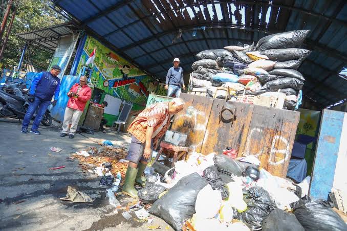 DLHK Kota Bandung Kumpulkan Rp 45,6 Miliar per Tahun dari Retribusi Sampah, Di Mana Dana Itu Dipakai?