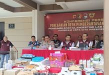 Konferensi pers kasus pabrik narkoba di Bandung