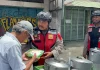 Personel Sat Samapta Polres Purwakarta saat menggelar bakti sosial. (Foto: Dok Polres Purwakarta)